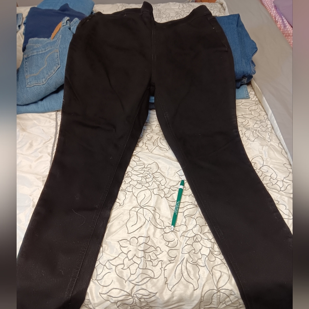 Time & Tru jeans